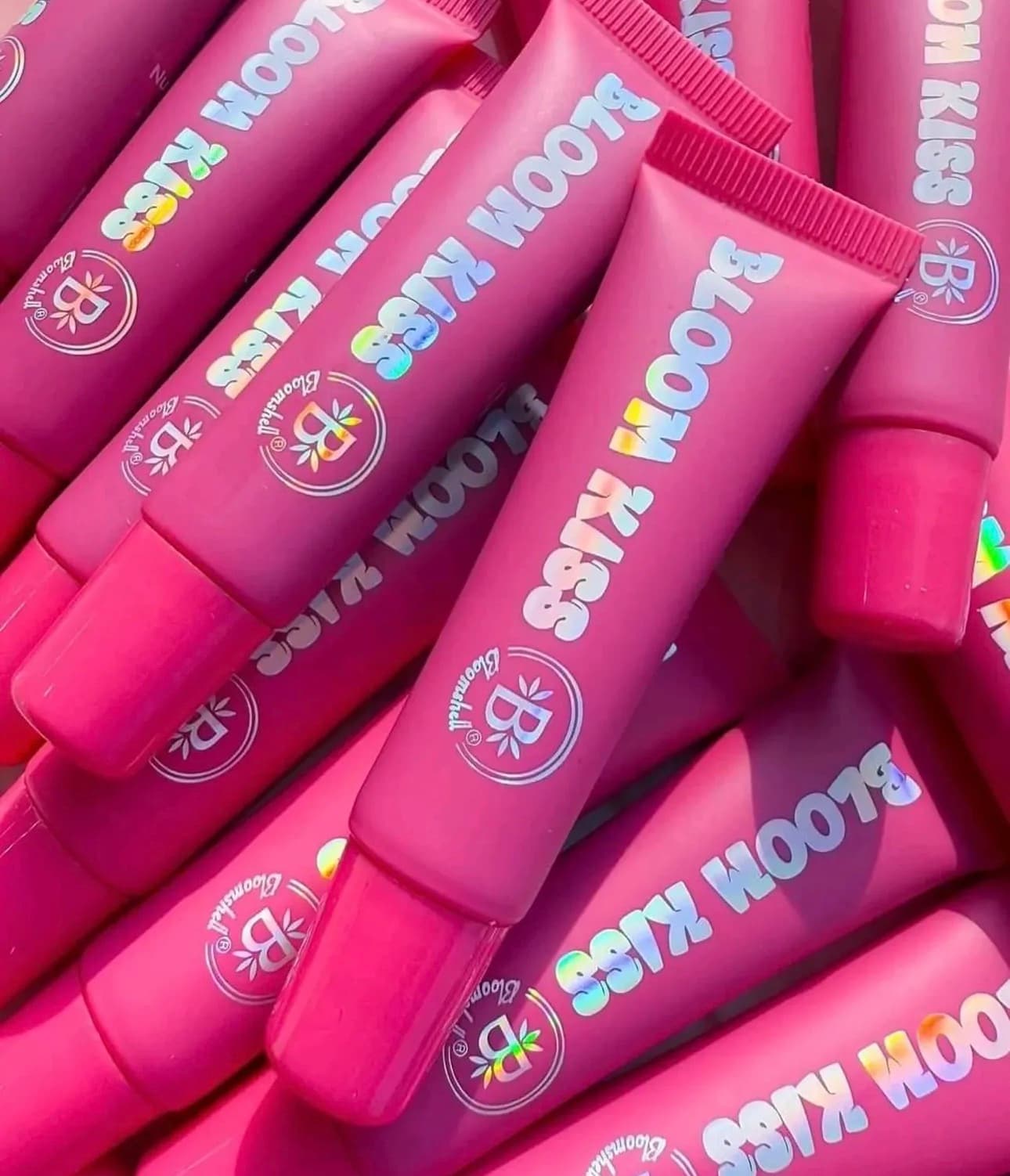 Gloss bloom kiss bloomshell